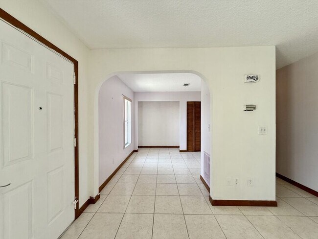 Building Photo - 714 Caribou Dr