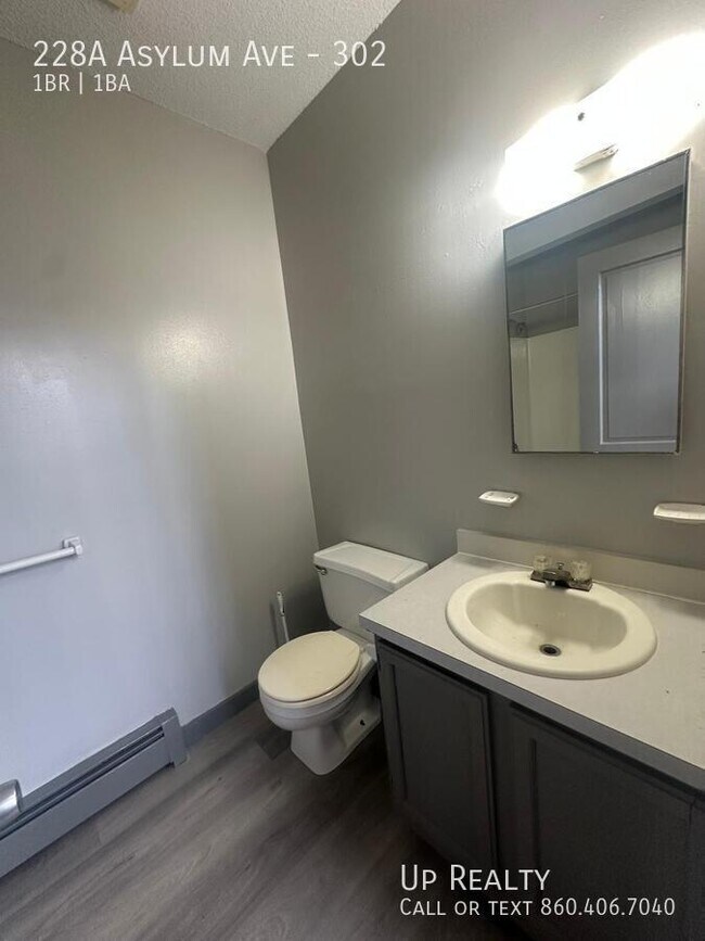 Building Photo - 228A Asylum Ave