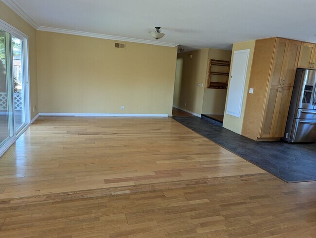 Building Photo - 3 Bedroom 2 Bathroom Home In San Diego