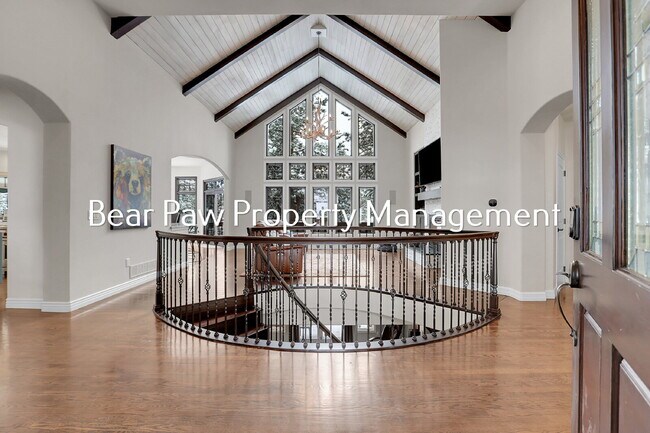 Building Photo - Stunning Home in the Ridge!!