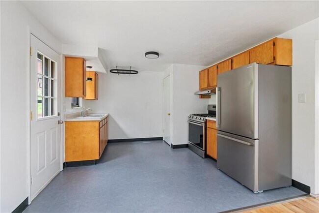 Building Photo - 5408 Verona Rd