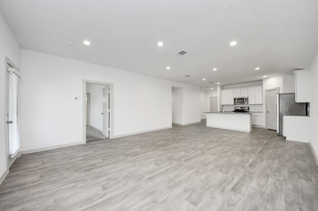 Building Photo - 7806 Cattleman Vly Dr