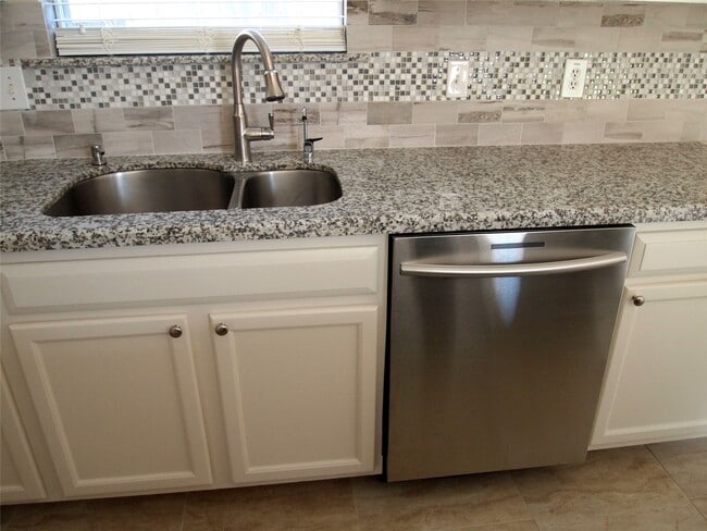 Building Photo - 20838 Kings Clover Ct