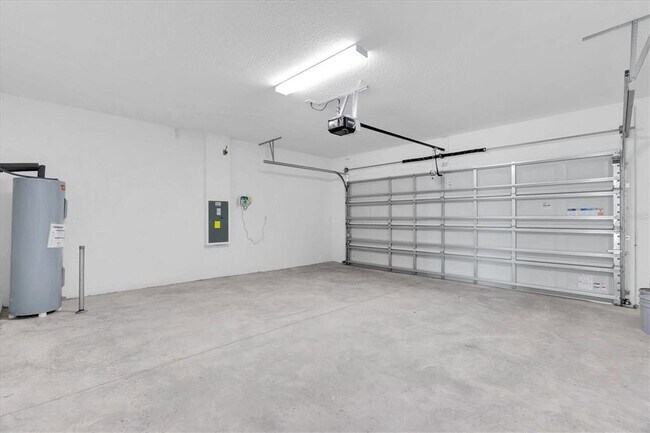 Building Photo - 17594 Pleasantview Blvd