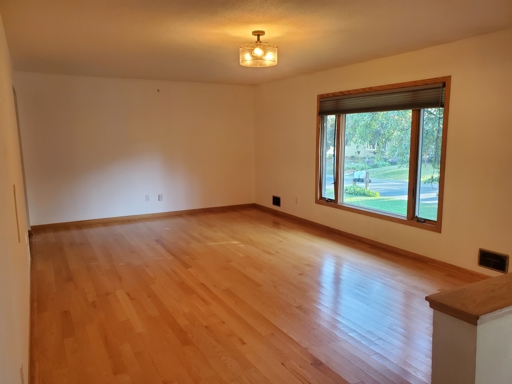 Building Photo - 2117 Fern Ln