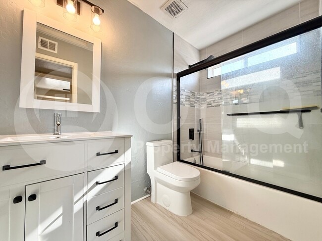 Building Photo - 877 W Shellfish Dr
