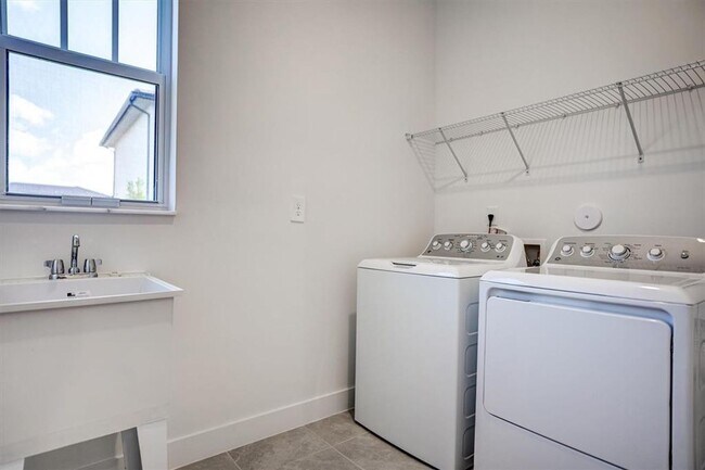 Building Photo - 12328 SW 43rd St