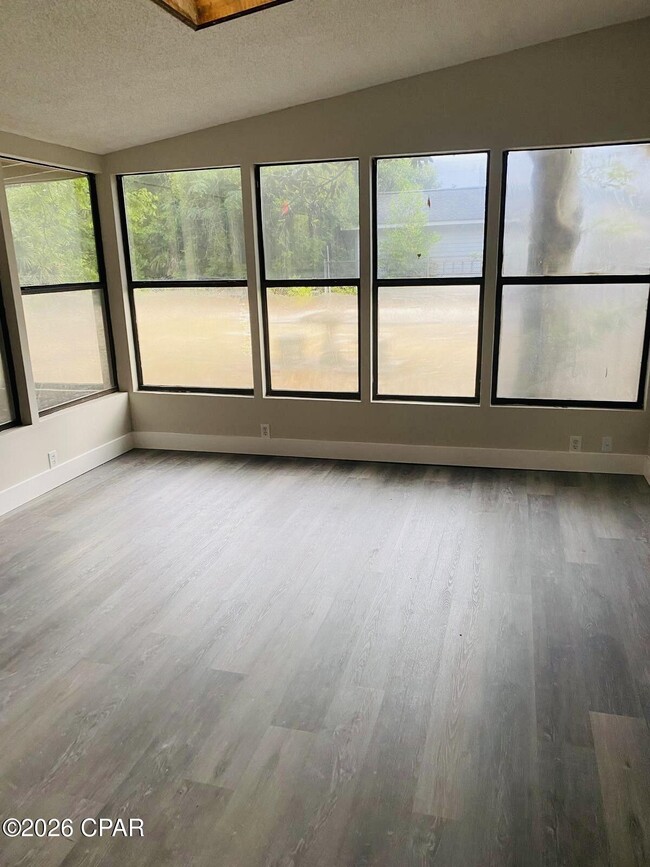 Building Photo - 1825 Watkins Ave