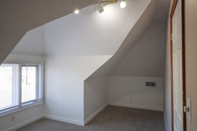 Building Photo - 4909 California St