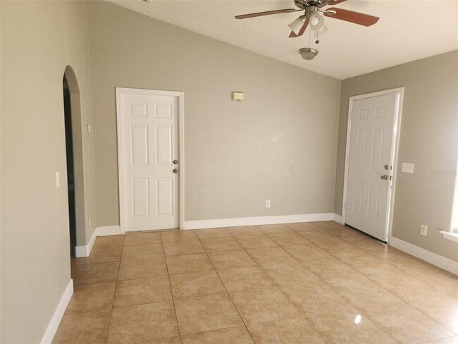 Building Photo - 709 Cockatoo Ct