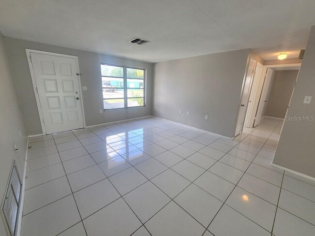 Building Photo - 10114 Old Orchard Lane