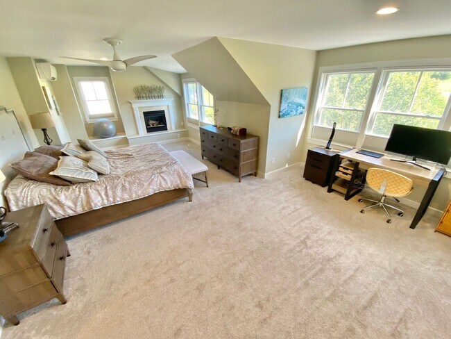 Building Photo - 3 Bedroom Home South Burlington Available ...
