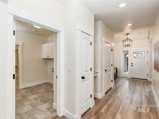 Building Photo - 6631 S Kirra Way