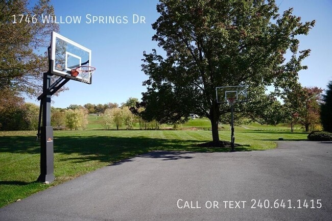 Building Photo - 1746 Willow Springs Dr