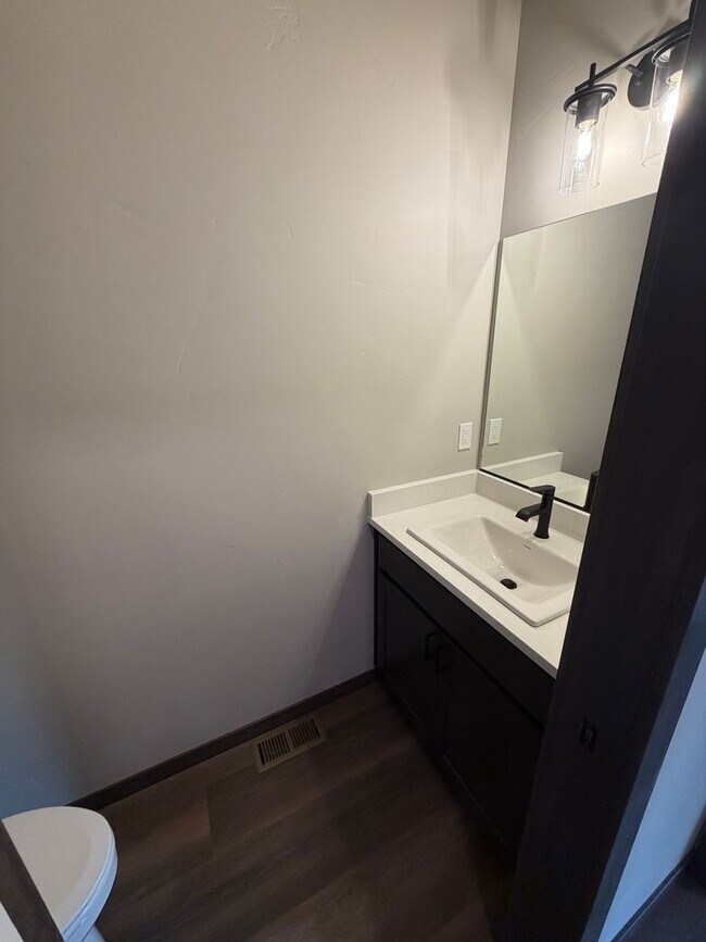 Building Photo - Beautiful & Brand New 4 bd/2.5 ba Home