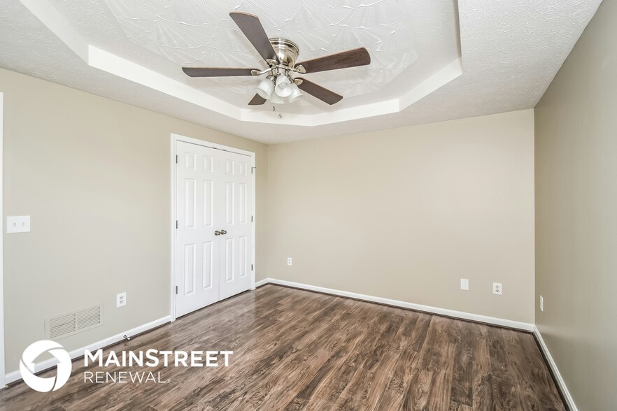 Building Photo - 385 Drake Dr