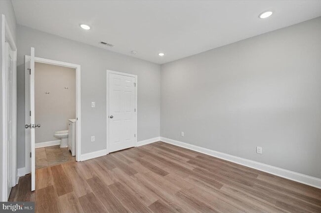 Building Photo - 447 Durfor St