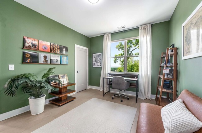 Building Photo - Prestine & Partially Furnished North Nashv...