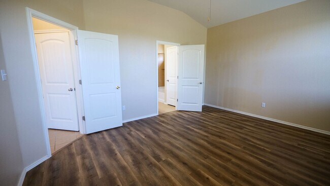 Building Photo - 17208 Bridgefarmer Blvd