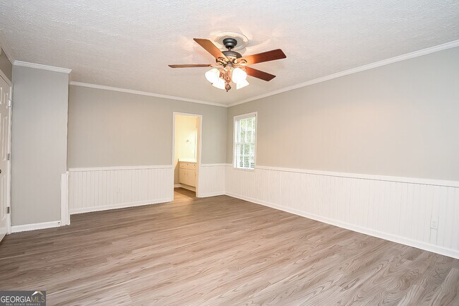 Building Photo - 220 Carmichael Rd