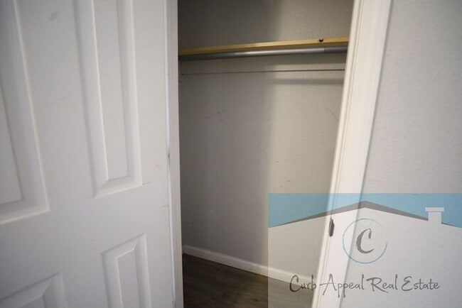 Building Photo - Move in special $500!! 2-bed, 1-bath apt Trumann - HUD accepted