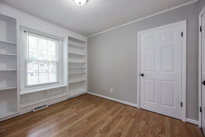 Building Photo - 118 Newgate Dr