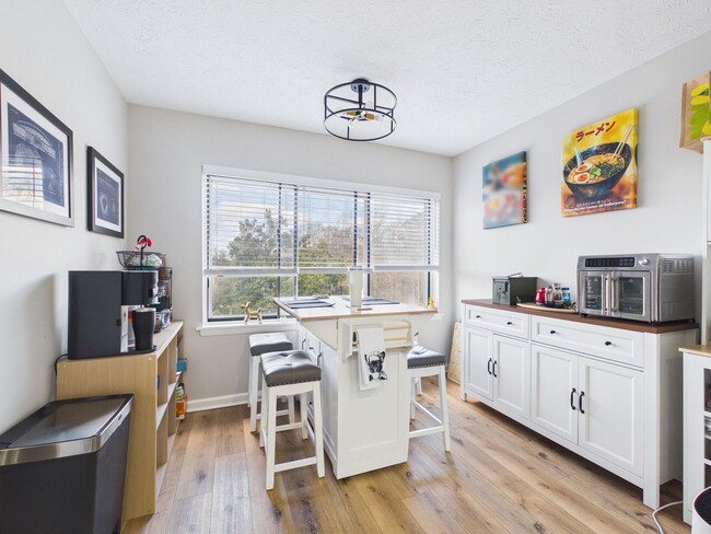 Building Photo - 1501 Bronwyn Rd