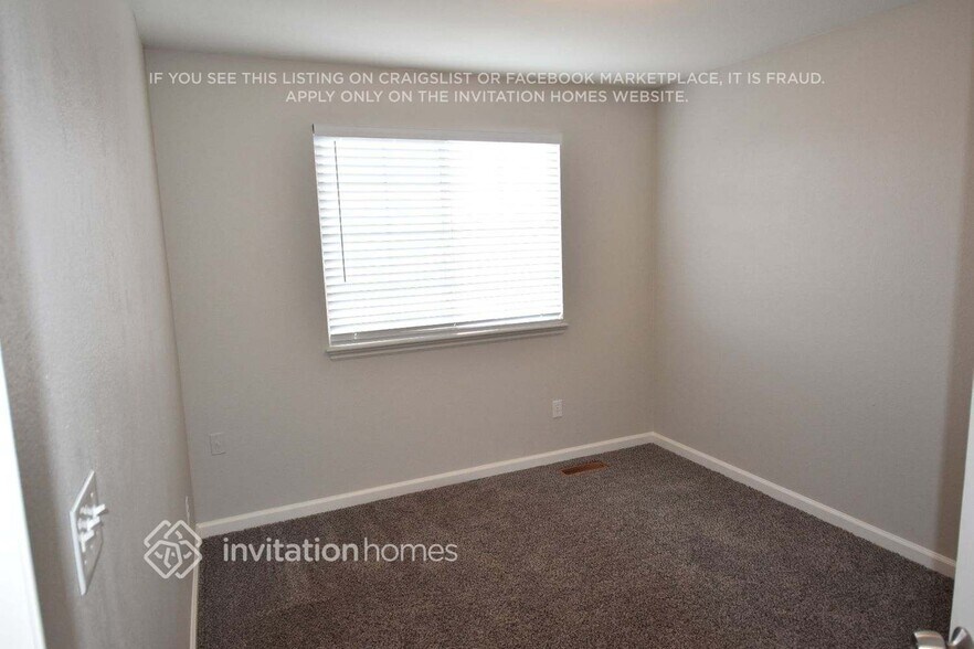 Building Photo - 8495 Bluegrass Cir