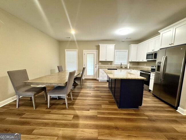 Building Photo - 613 Shady Grove Church Rd