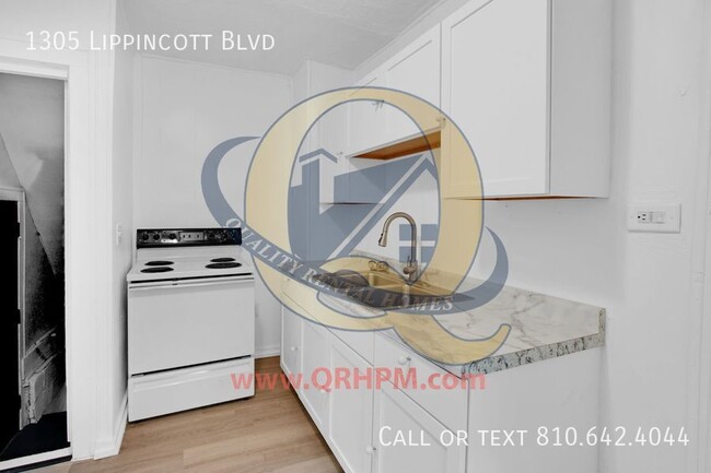 Building Photo - "TWO WEEKS FREE RENT!!!" Large 2 bedroom w...