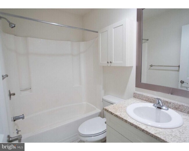 Building Photo - 2031 South St