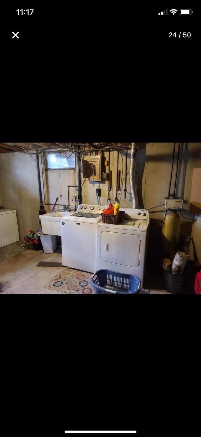 Building Photo - 873 Lincoln Ave