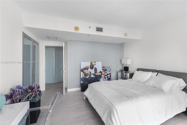 Building Photo - 335 S Biscayne Blvd