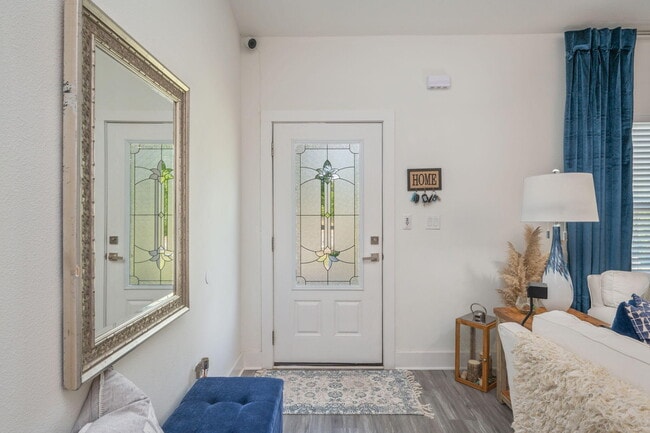 Building Photo - 150 Hibiscus Ave