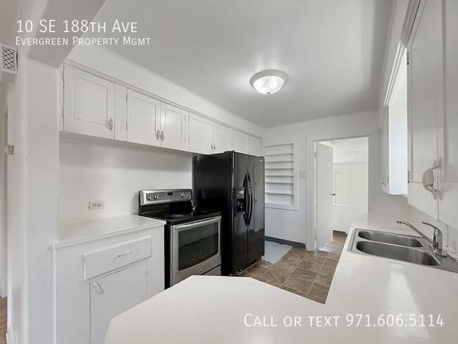 Building Photo - 10 SE 188th Ave