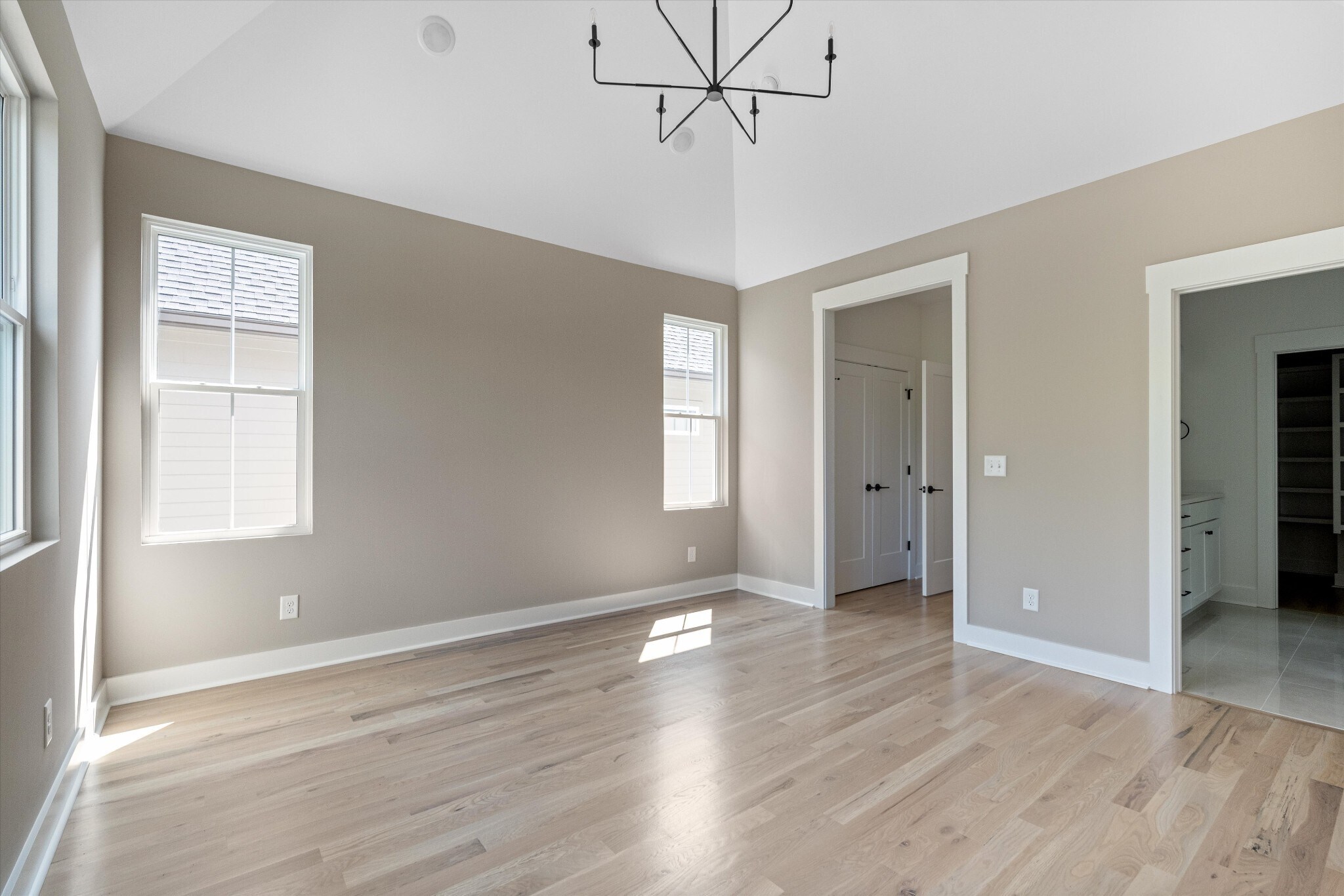 Building Photo - 2830 Clifton Ave