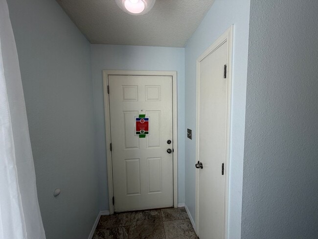 Building Photo - 3 Bedroom Single Story Home Available Near Dennis Chavez Blvd SW & 98th St SW!