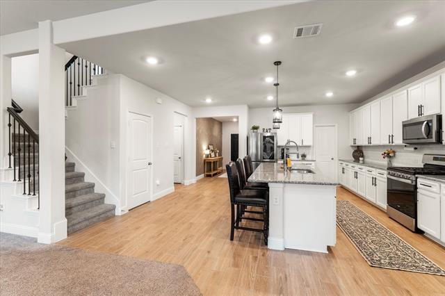 Building Photo - 1216 Johnson Dr