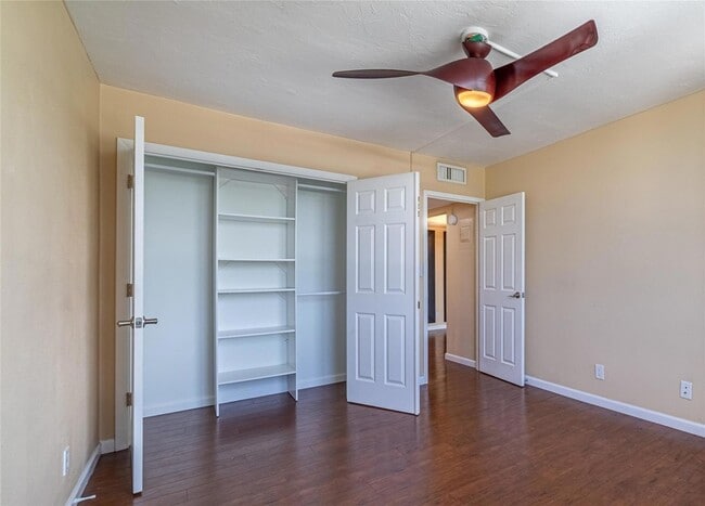 Building Photo - 1050 SE 15th St