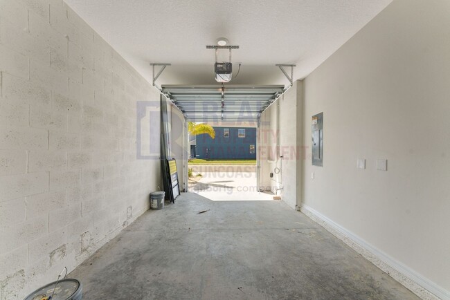 Building Photo - 2851 Banks Pointe Dr