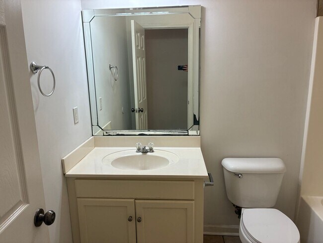 Building Photo - 125 Cypress Gln