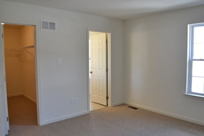 Building Photo - Beautiful townhome in Schuylkill County, B...