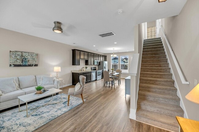 Building Photo - 146 Winding Branch Dr