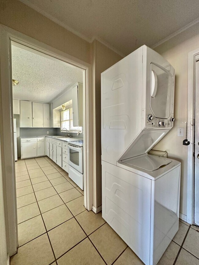 Building Photo - COMING SEPTEMBER 2026 | Cute 3-Bedroom Home in College Hills!