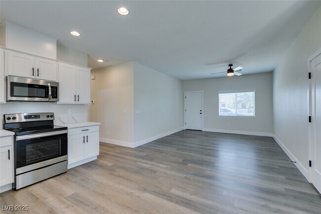 Building Photo - 1912 Carver Ave