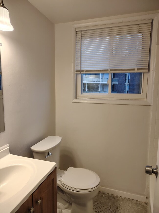 Building Photo - 7208 Donnell Pl