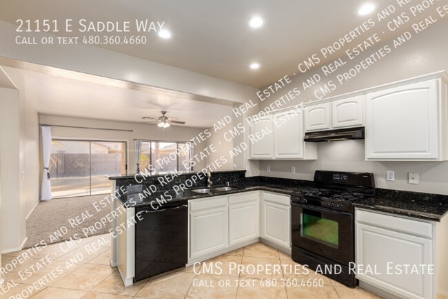 Building Photo - 21151 E Saddle Way