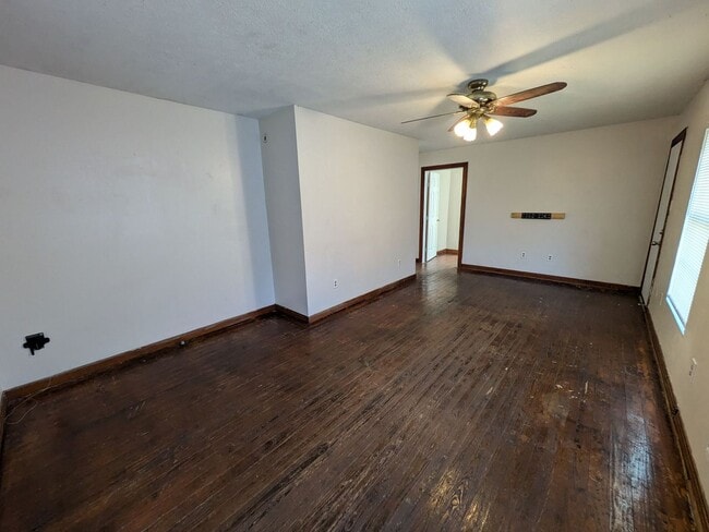 Building Photo - 475 Mitchell St