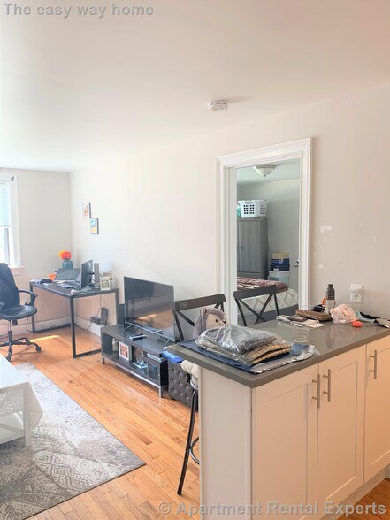 Building Photo - 134 Summer St