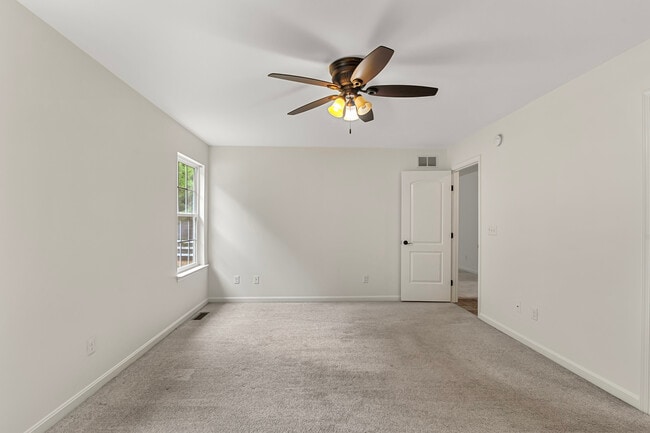 Building Photo - 76 Amy Ave